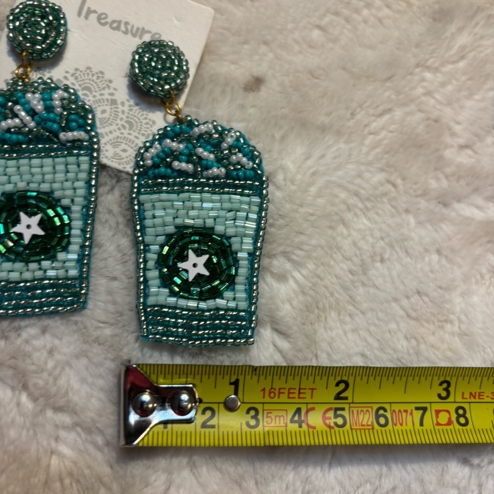 NEW Earrings Coffee Cups Seed Beaded Green White Teal Stars Felt Back Starbucks - Picture 9 of 9